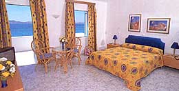 Manoula's Beach Hotel - room